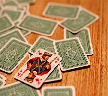 Thắng Hay Thua Đều Là Dịp: Phân Tích Chiến Thắng Dưới Cùng Một Bộ Bài Trong Texas Hold'em
